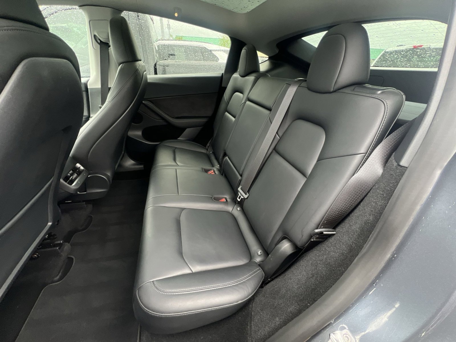 Used 2023 Tesla Model Y Long Range AWD/4WD image 33
