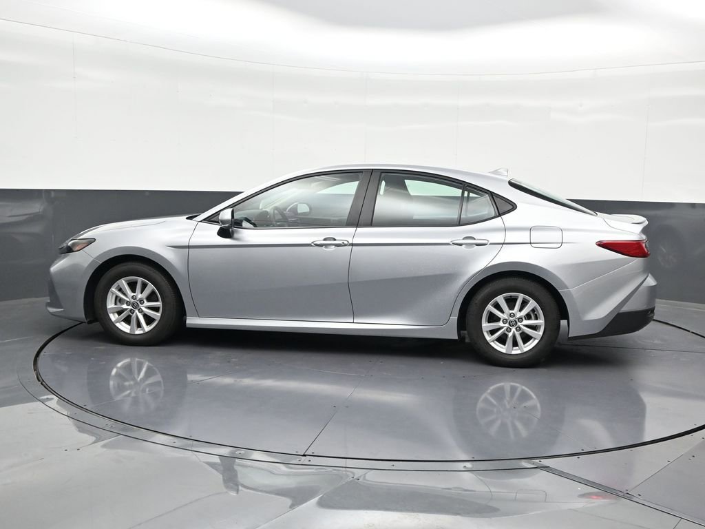 Used 2025 Toyota Camry LE w/ Convenience Package FWD image 2