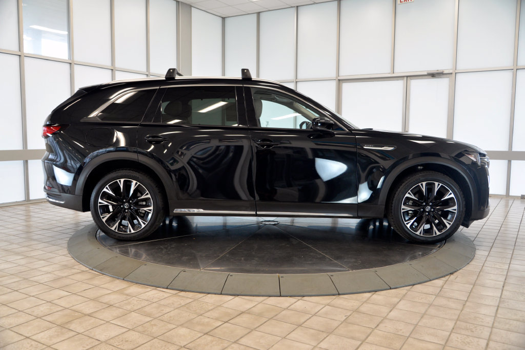 Certified 2024 MAZDA CX-90 Plug-In Hybrid w/ Premium Pkg AWD/4WD image 9