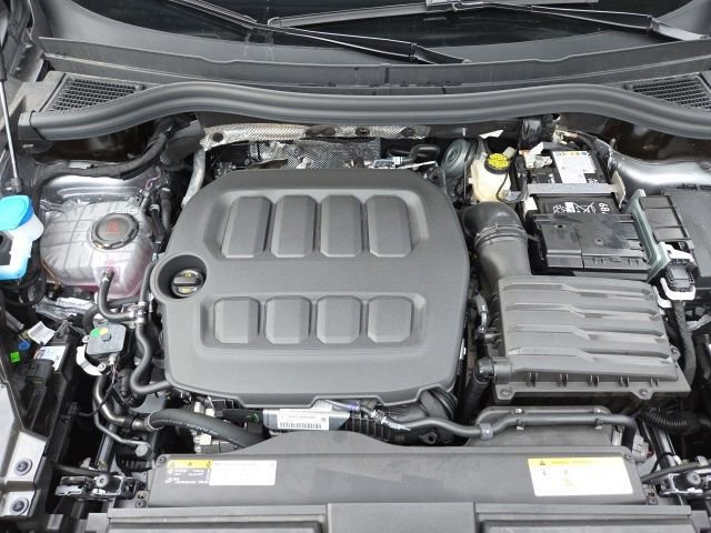 Used 2025 Volkswagen Tiguan S image 25