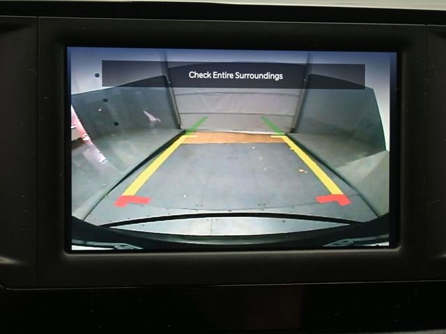 Used 2022 Chrysler Voyager LX image 21