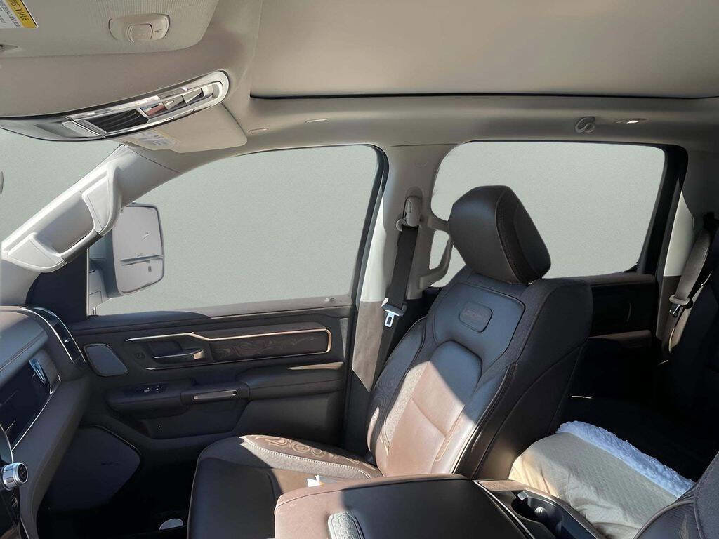 Used 2025 RAM 1500 Limited w/ Off Road Group image 11