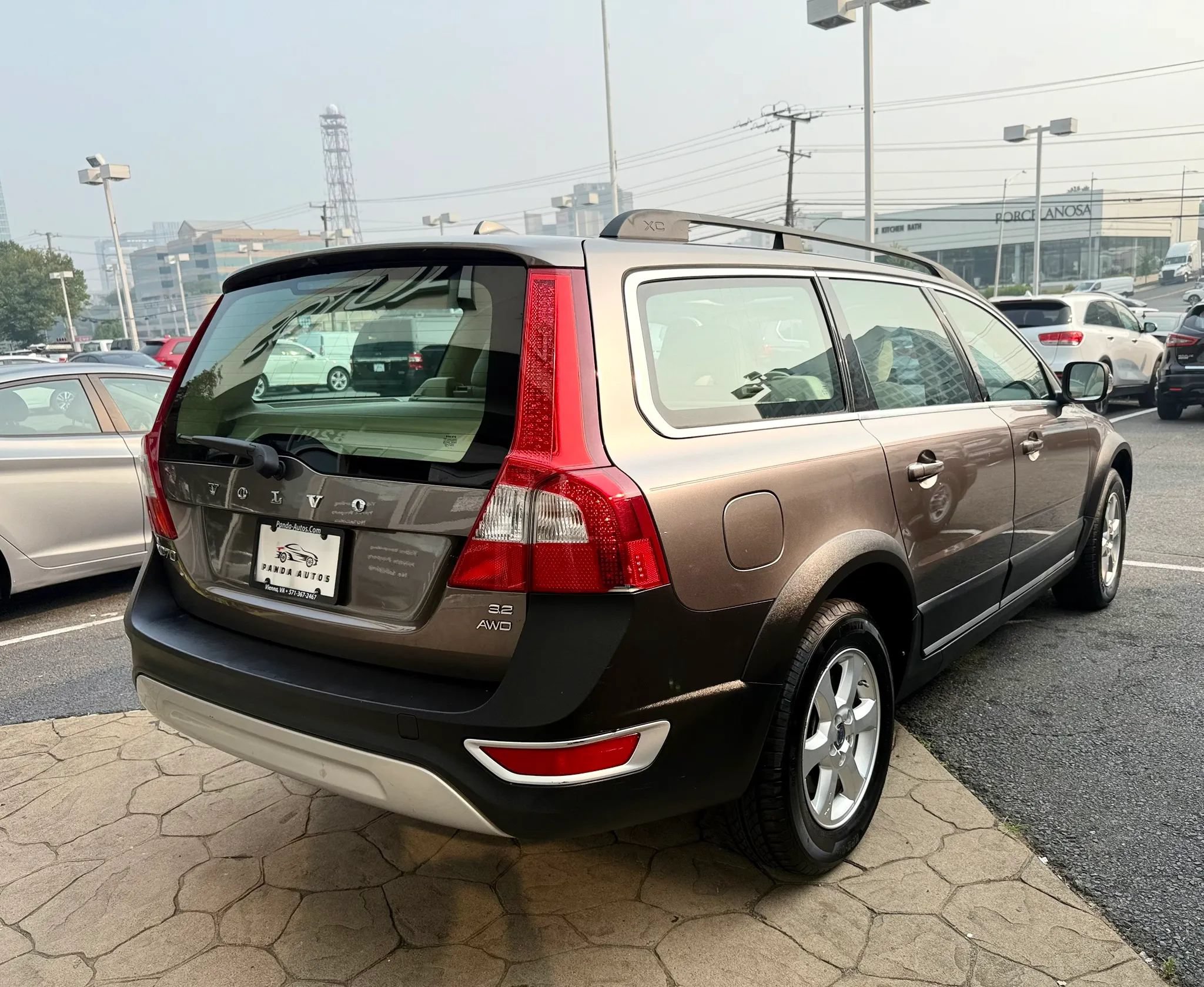 Used 2010 Volvo XC70 3.2 AWD/4WD image 7