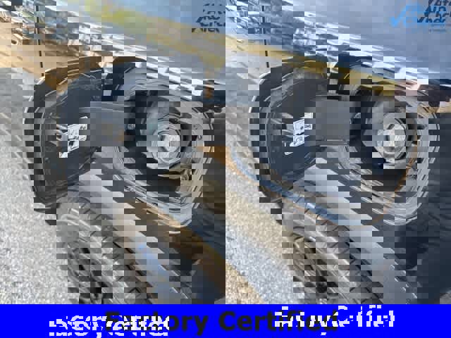 Certified 2023 GMC Acadia SLE w/ Driver Convenience Package image 10