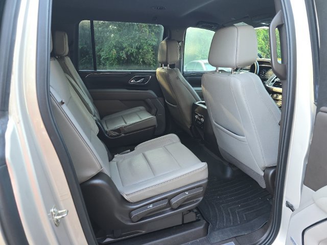 Used 2023 GMC Yukon XL SLT w/ SLT Luxury Package AWD/4WD image 29
