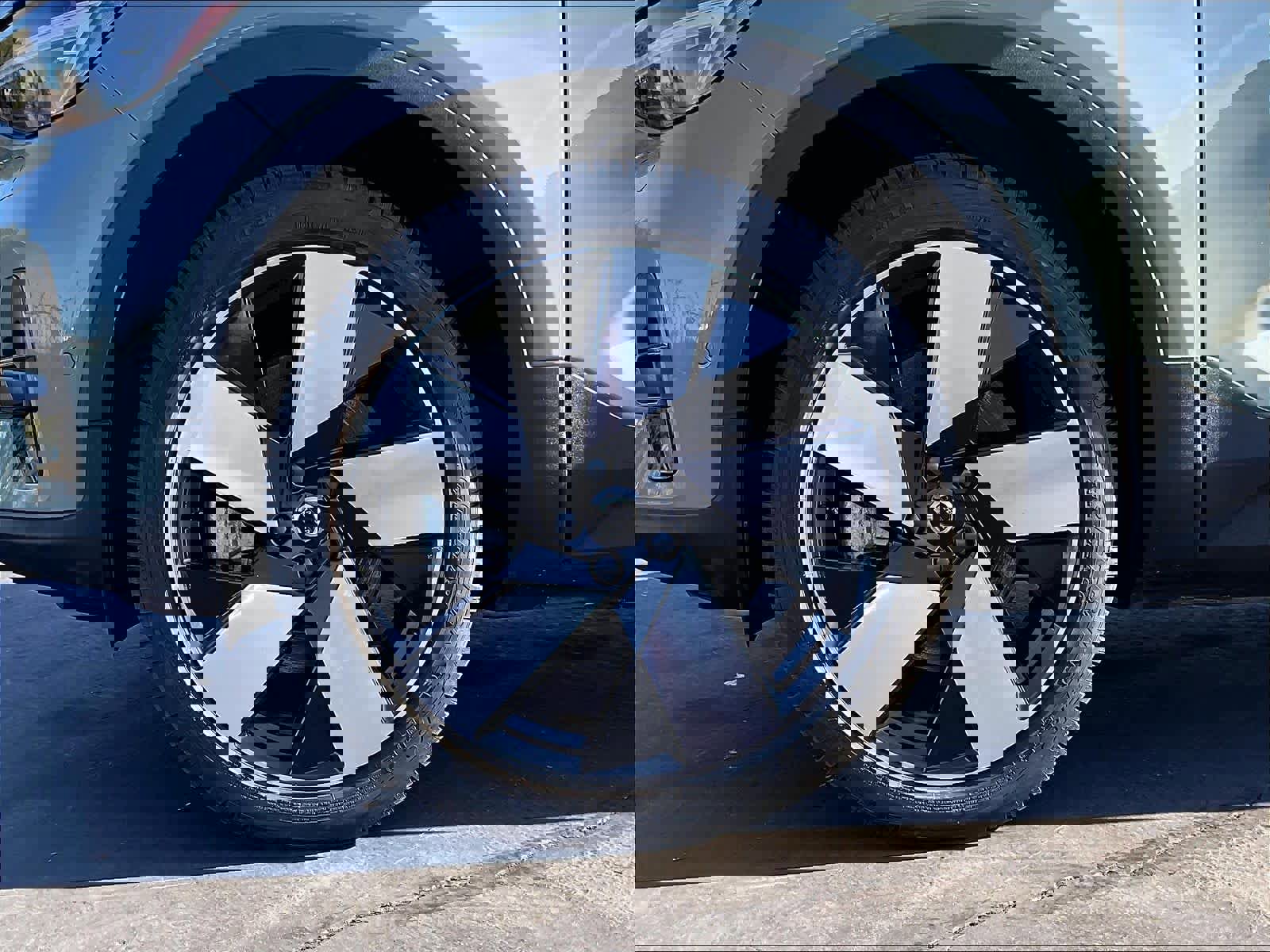 Used 2023 Volvo XC40 Recharge Ultimate image 12