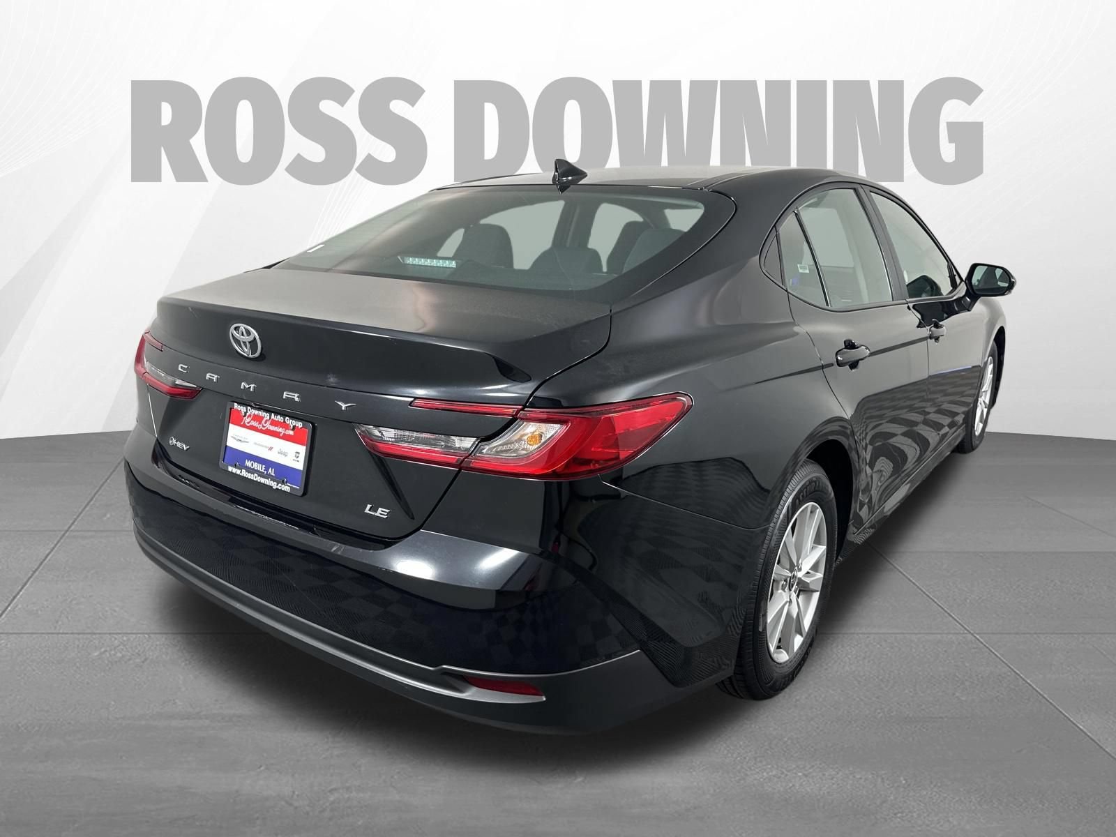 Used 2025 Toyota Camry LE FWD image 4