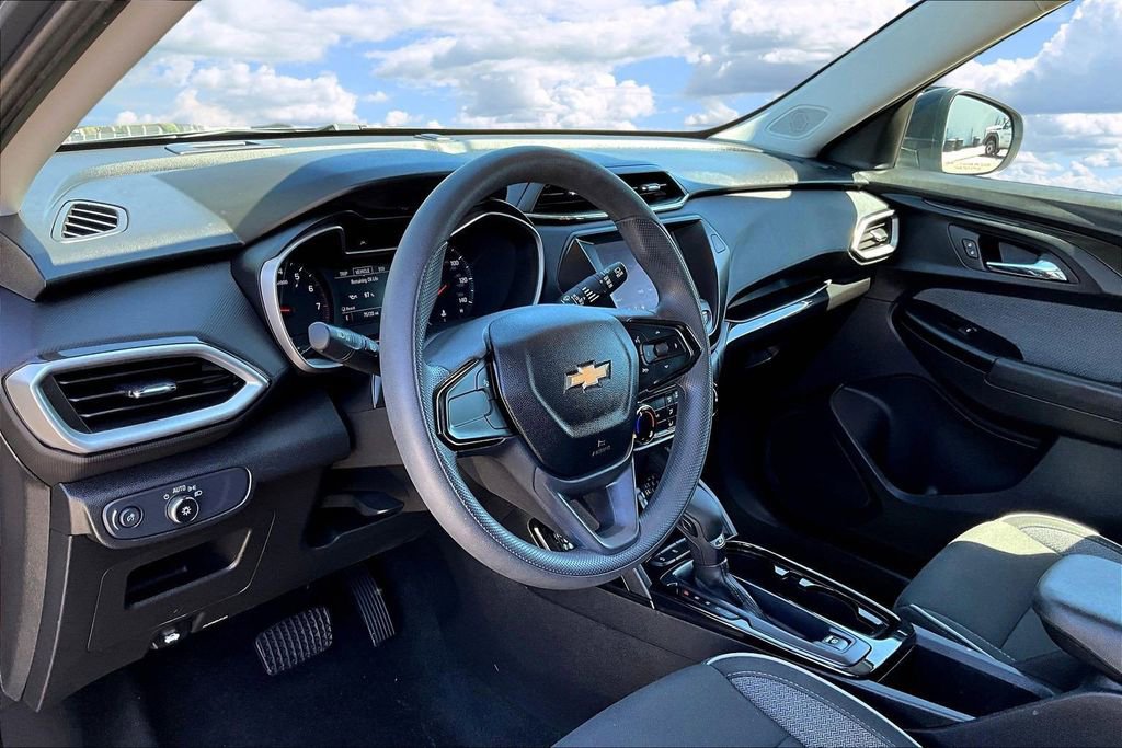 Used 2022 Chevrolet TrailBlazer LS image 19