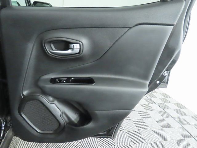 Used 2022 Jeep Renegade Trailhawk image 28