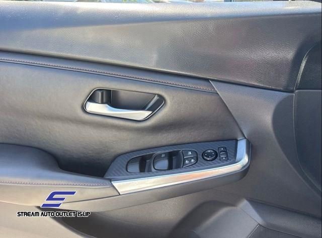 Used 2023 Nissan Sentra SR w/ Electronics Package image 28