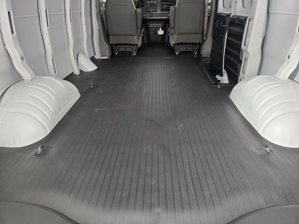 New 2026 Chevrolet Express 2500 w/ Communications Package RWD image 35