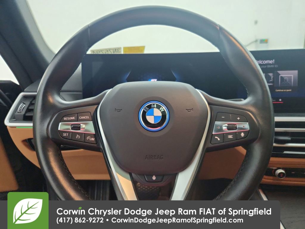 Used 2023 BMW i4 eDrive40 w/ Premium Package RWD image 13