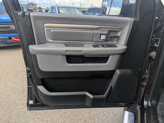 Used 2018 RAM 2500 SLT w/ Luxury Group AWD/4WD image 9