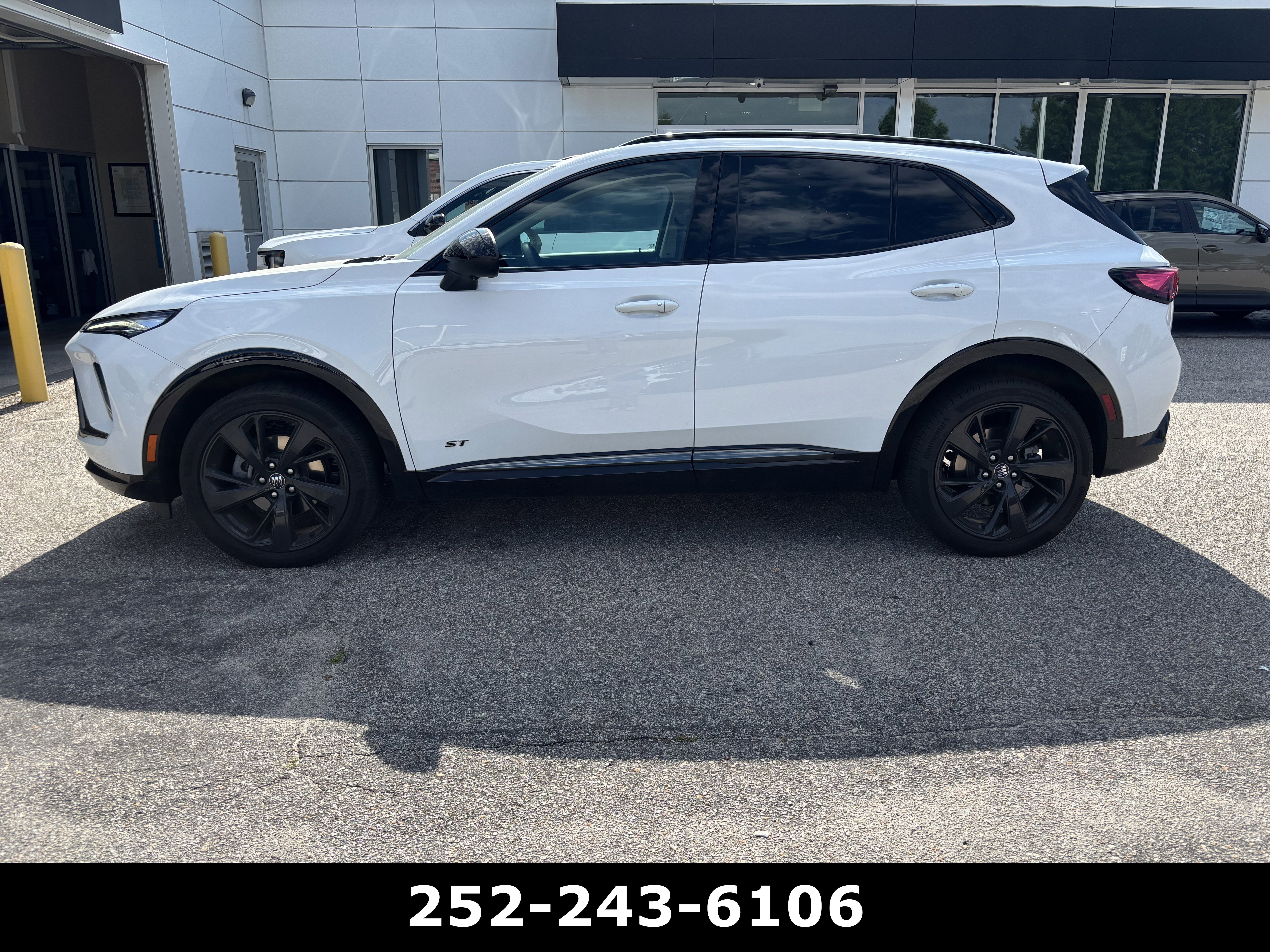 Used 2025 Buick Envision Sport Touring AWD/4WD image 5