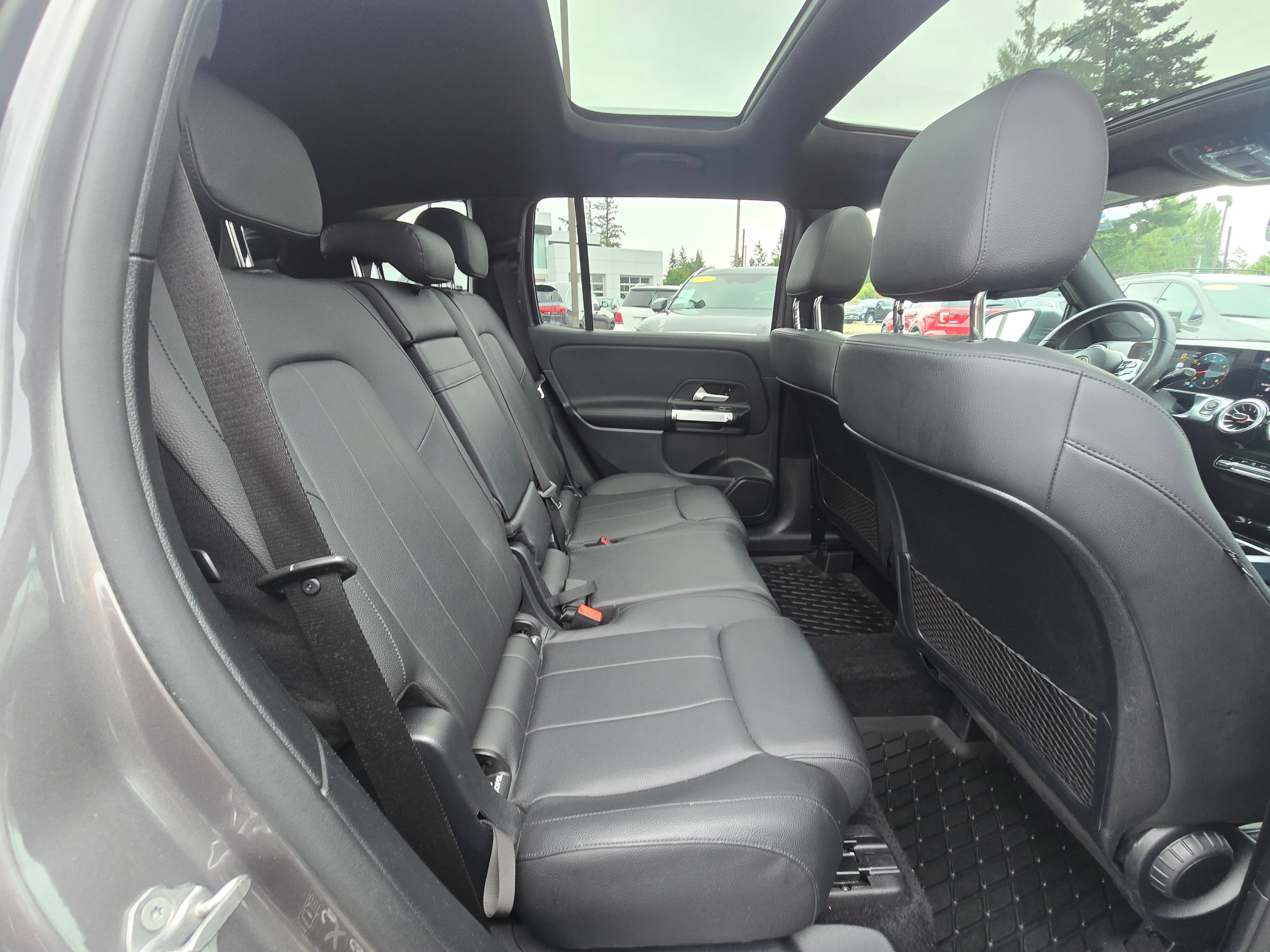Used 2022 Mercedes-Benz GLB 250 4MATIC image 12
