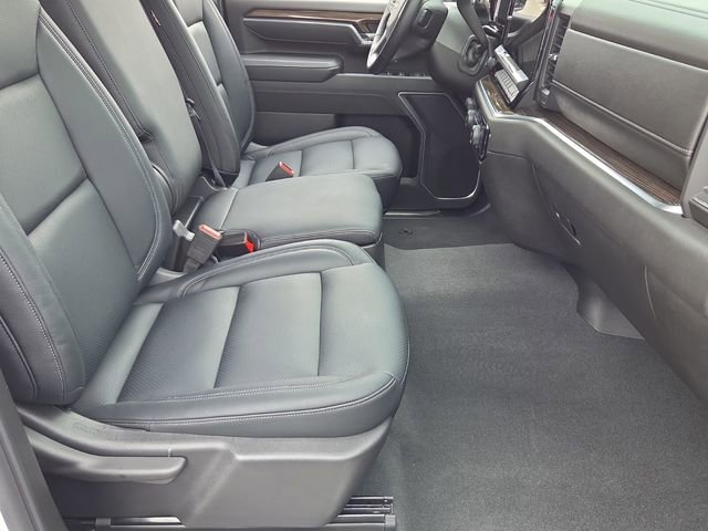 Used 2025 Chevrolet Silverado 2500 LT w/ Convenience Package image 19