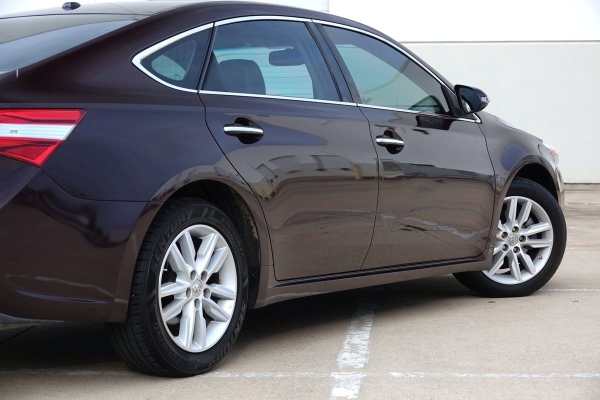 Used 2015 Toyota Avalon XLE Premium FWD image 35