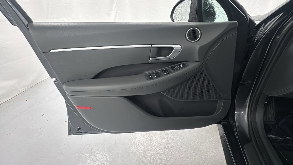 Used 2022 Hyundai Sonata SE image 16