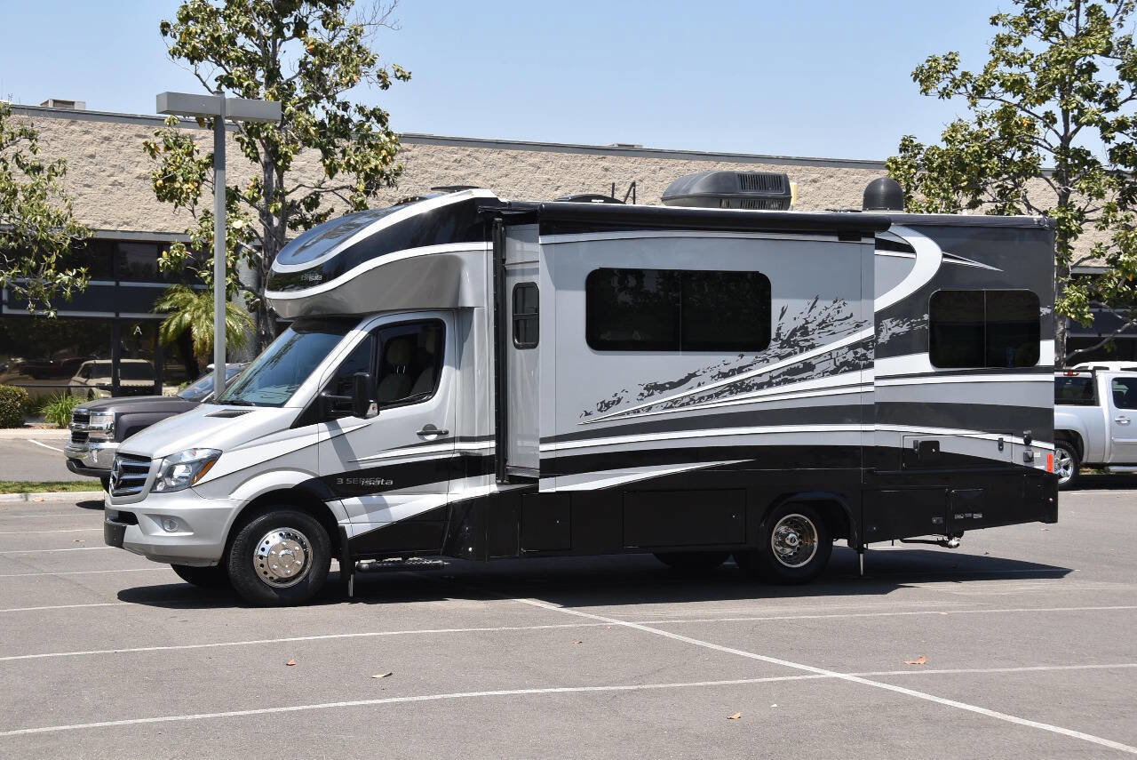 Used 2017 Mercedes-Benz Sprinter 3500 image 10