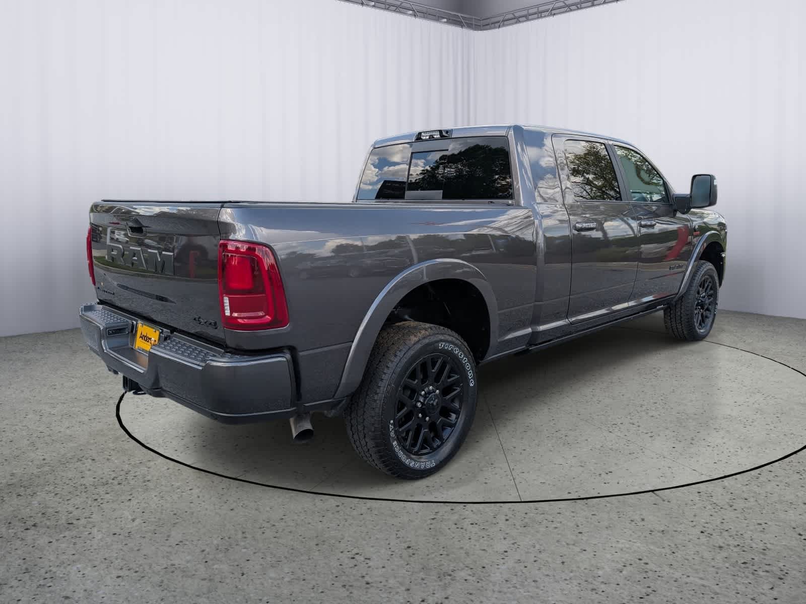 Used 2026 RAM 2500 Limited AWD/4WD image 3
