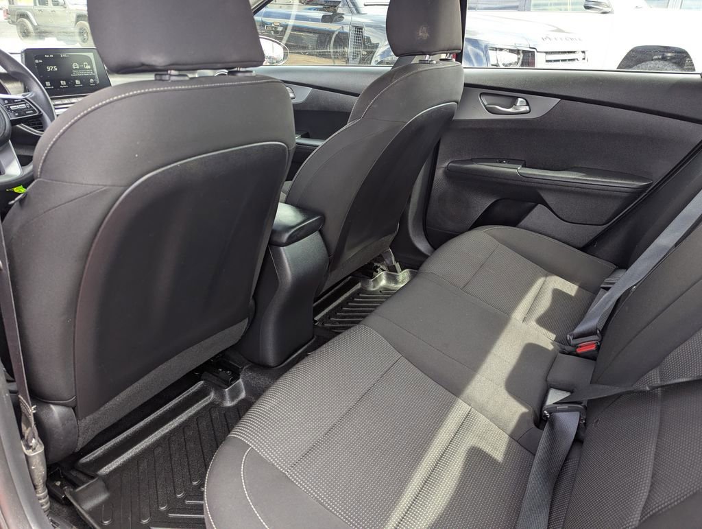 Used 2021 Kia Forte LXS FWD image 29