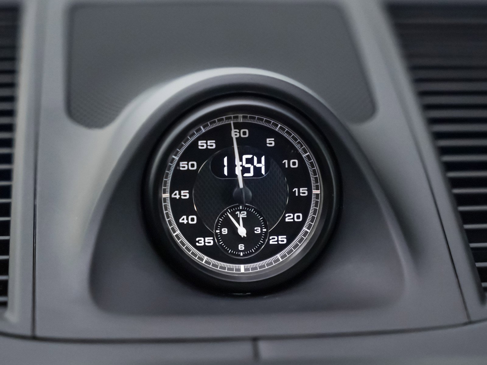 Certified 2024 Porsche Macan image 21