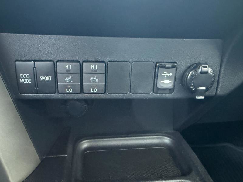 Used 2018 Toyota RAV4 XLE AWD/4WD image 17