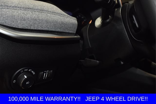 Used 2024 Jeep Compass Latitude AWD/4WD image 17