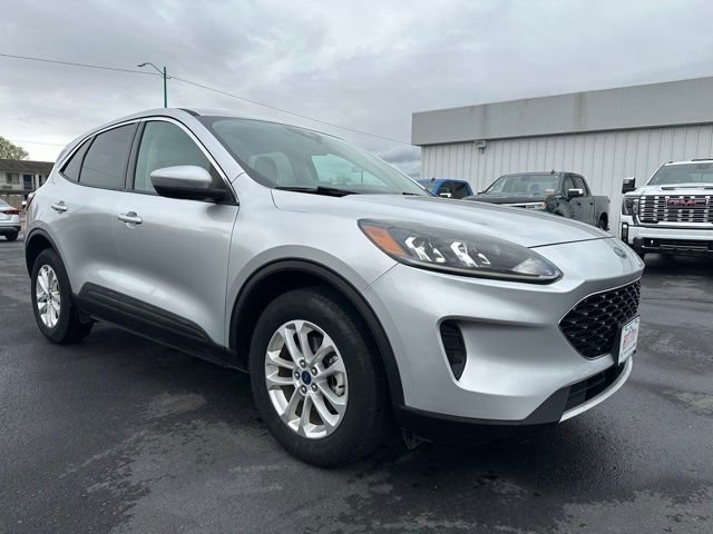 Used 2020 Ford Escape SE image 1