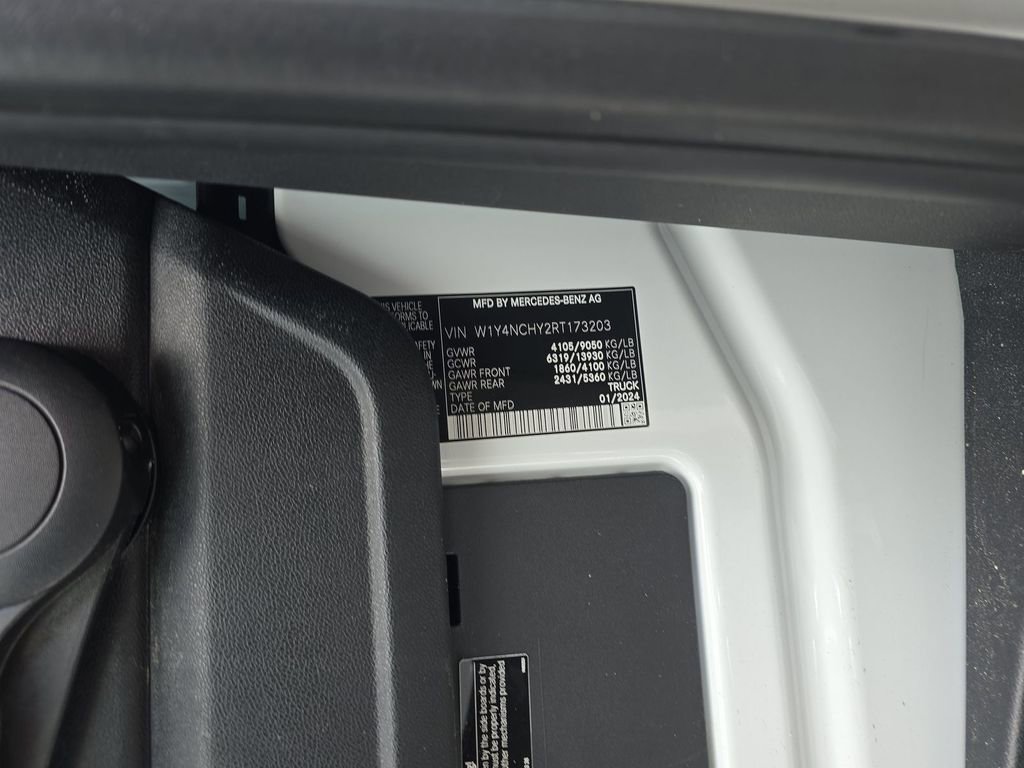 Used 2024 Mercedes-Benz Sprinter 2500 image 8
