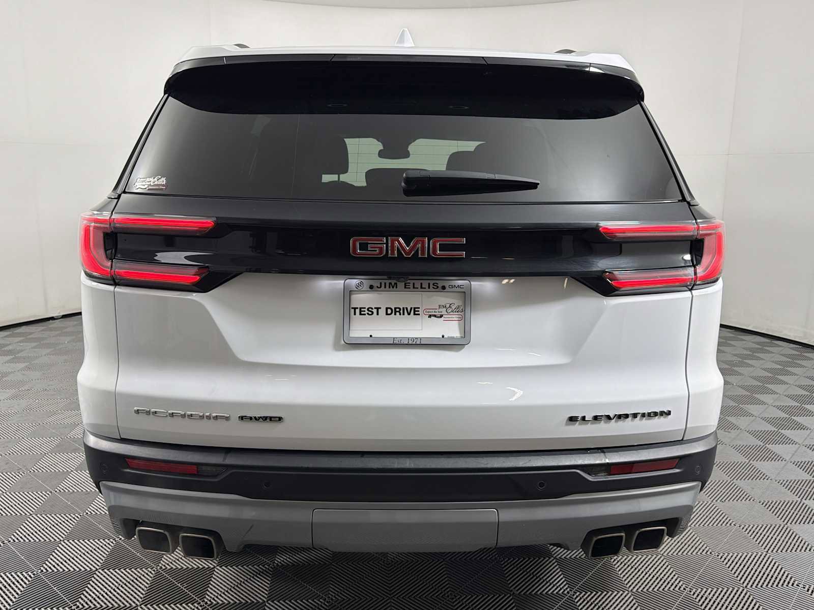 Used 2024 GMC Acadia Elevation image 5