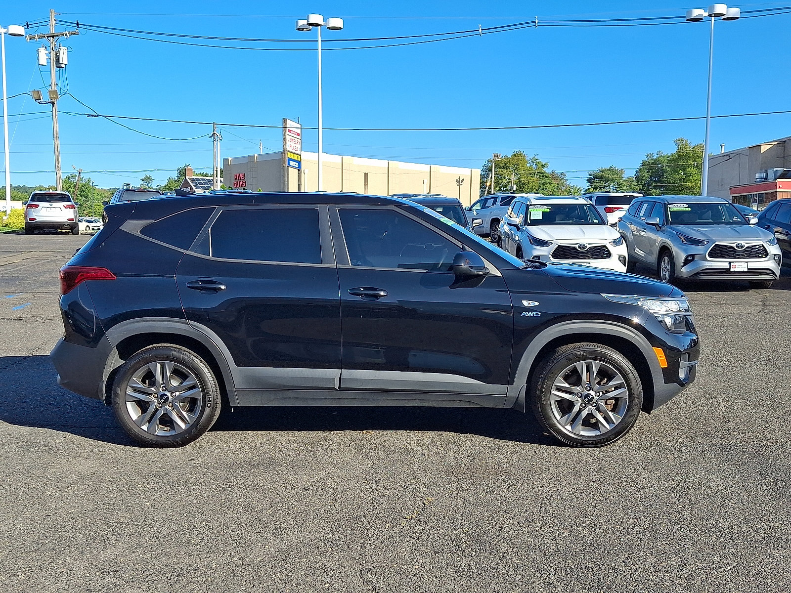 Used 2021 Kia Seltos LX AWD/4WD image 8