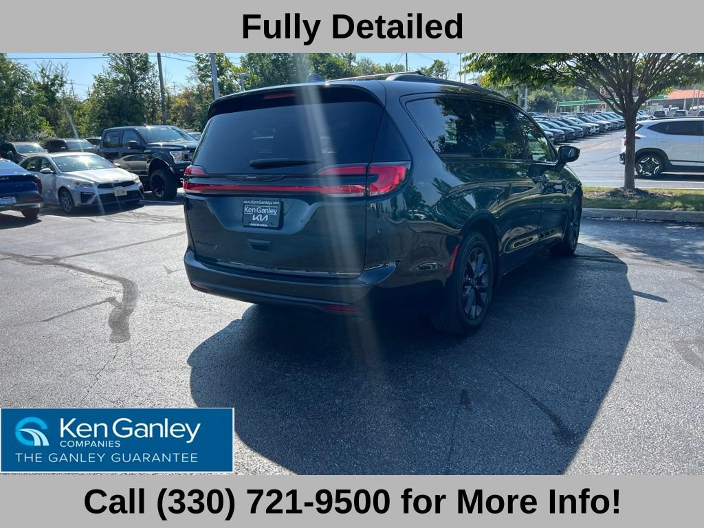 Used 2021 Chrysler Pacifica Touring-L w/ S Appearance Package FWD image 8