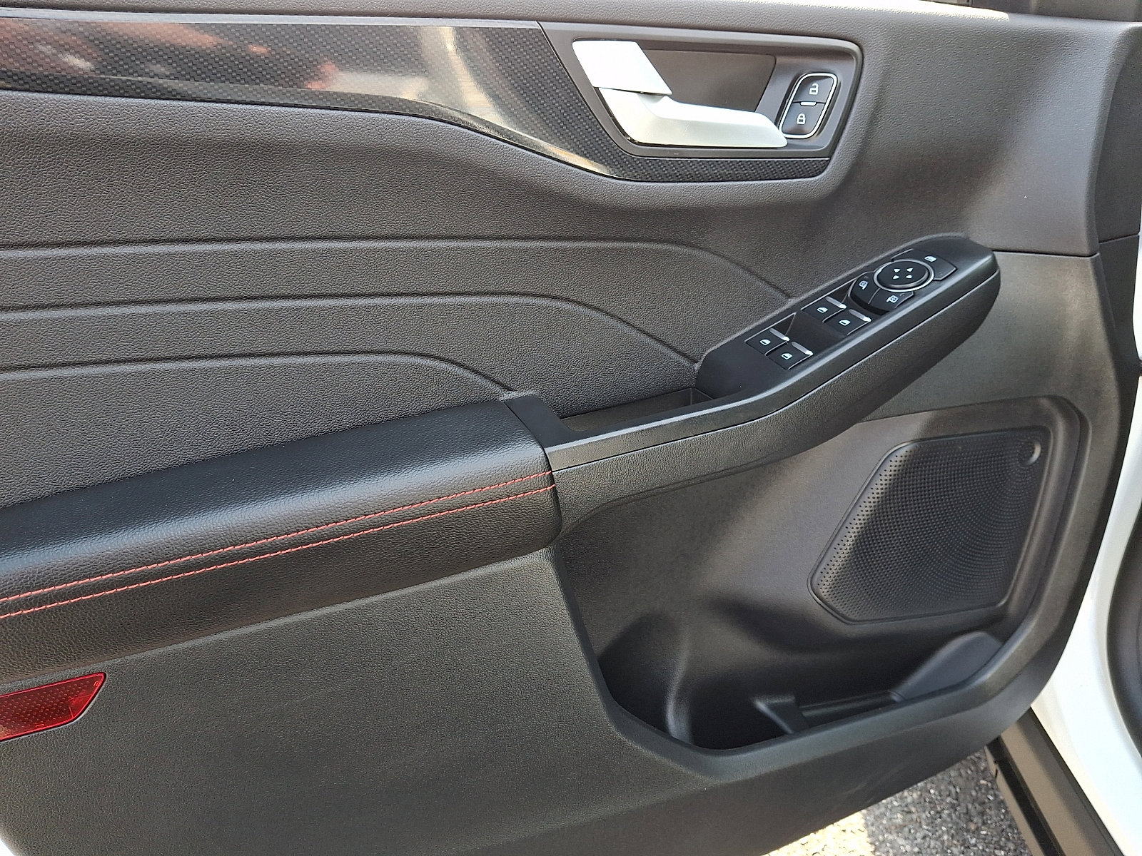 Used 2026 Ford Escape ST-Line Select image 13