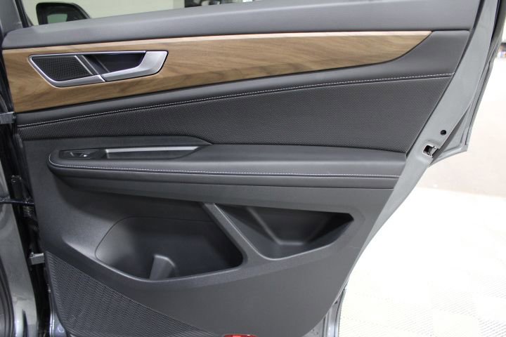 Used 2024 Volkswagen Atlas SE image 21