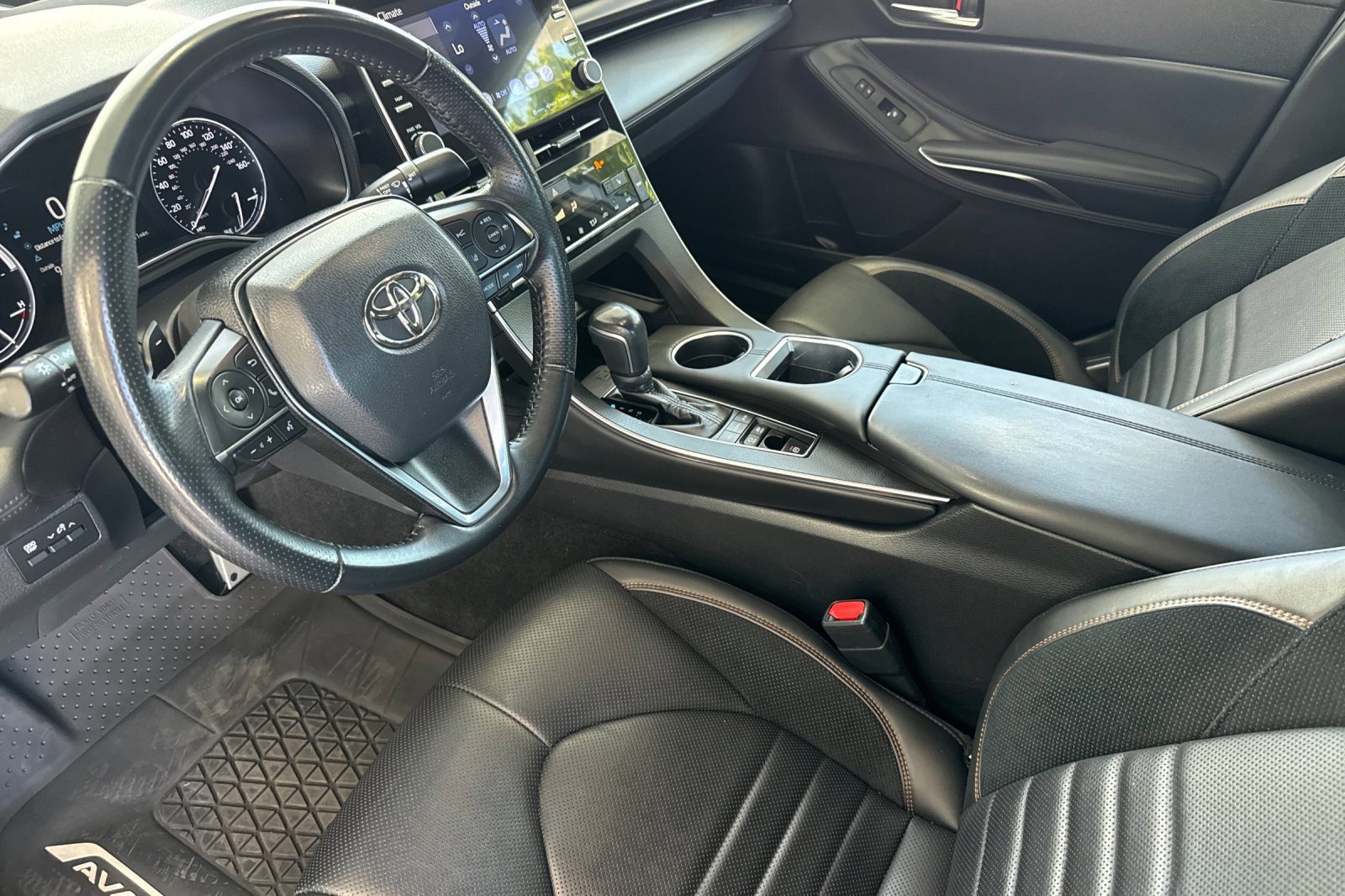 Used 2020 Toyota Avalon XSE w/ All Weather Liner Package FWD image 11