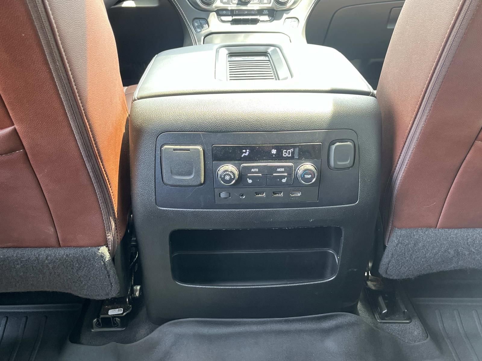 Used 2020 Chevrolet Suburban Premier w/ Premier Plus Edition AWD/4WD image 18