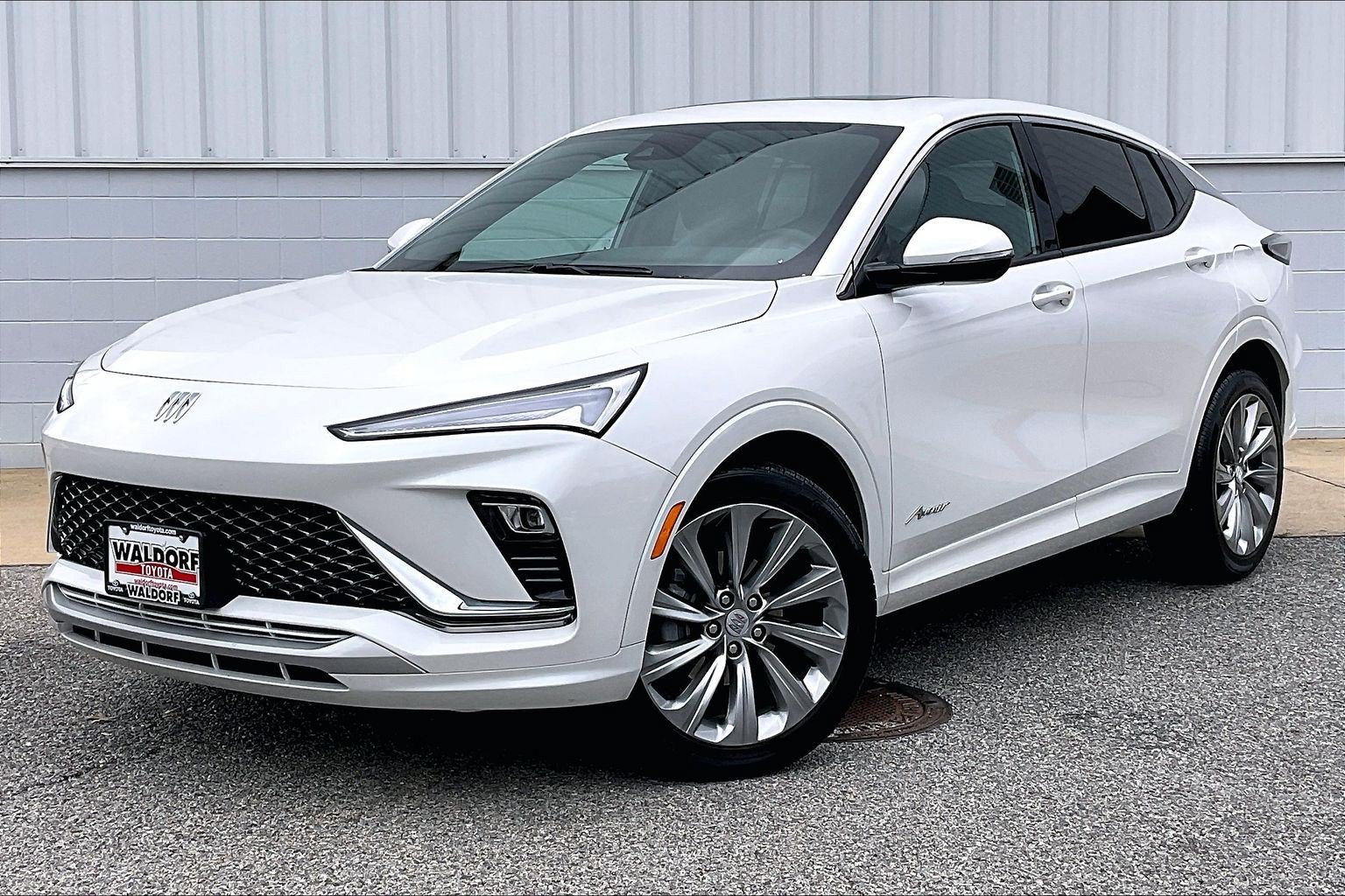Used 2025 Buick Envista Avenir FWD image 2