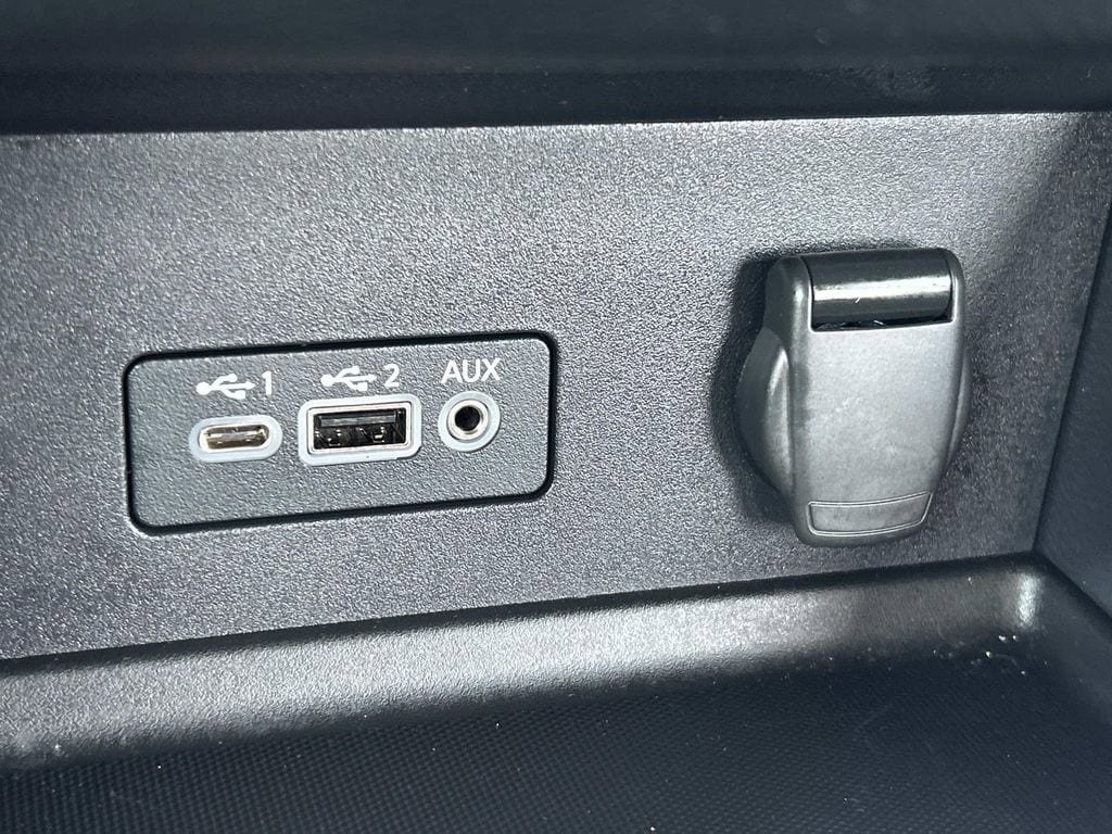 Certified 2023 Nissan Sentra SR FWD image 31