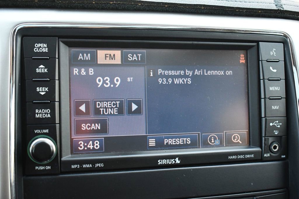 Used 2012 Jeep Grand Cherokee Overland image 40