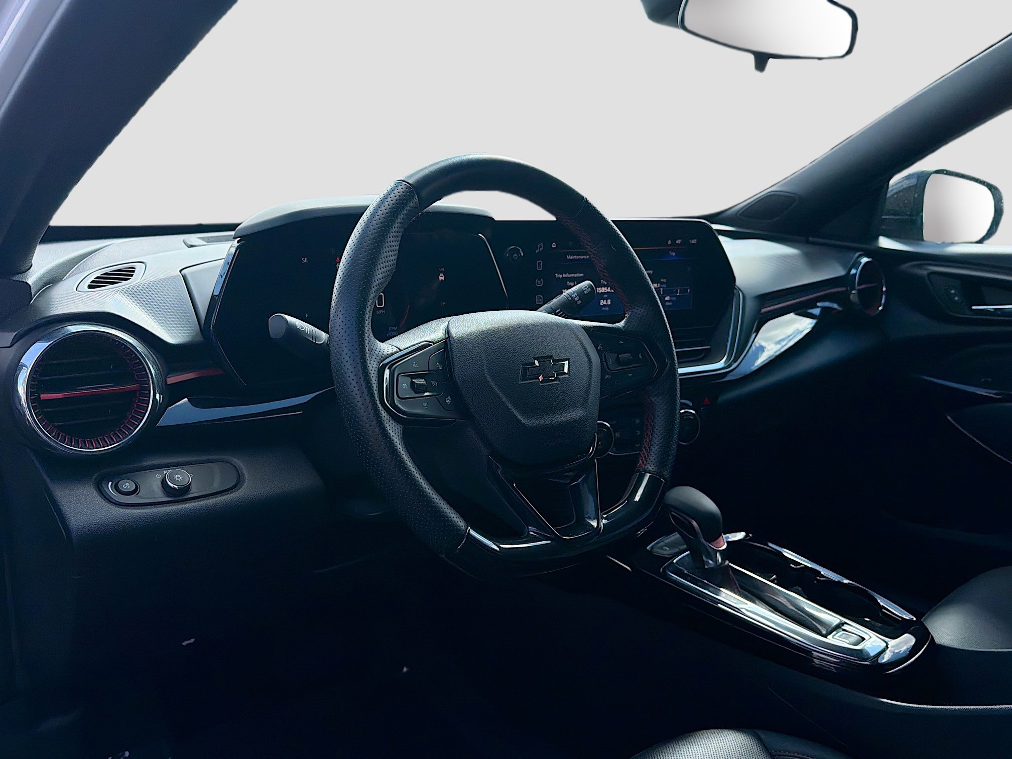 Used 2024 Chevrolet Trax RS w/ Driver Confidence Package image 4