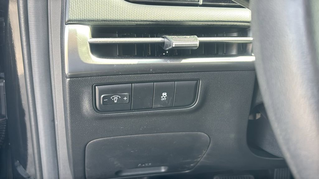 Used 2025 Hyundai Tucson SE image 15