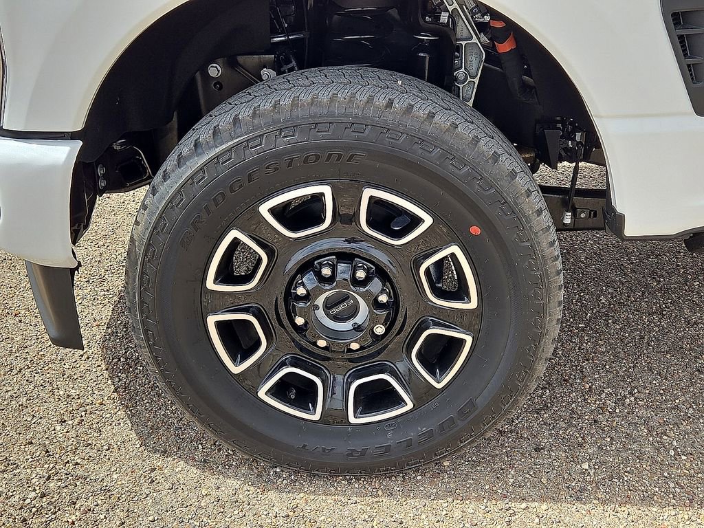 Used 2026 Ford F250 Lariat AWD/4WD image 11