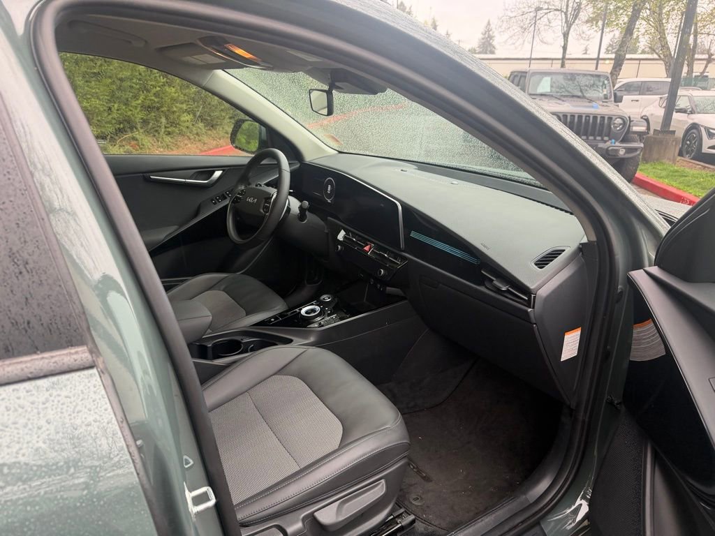 Used 2024 Kia Niro Wind w/ Wind Preserve Package FWD image 14