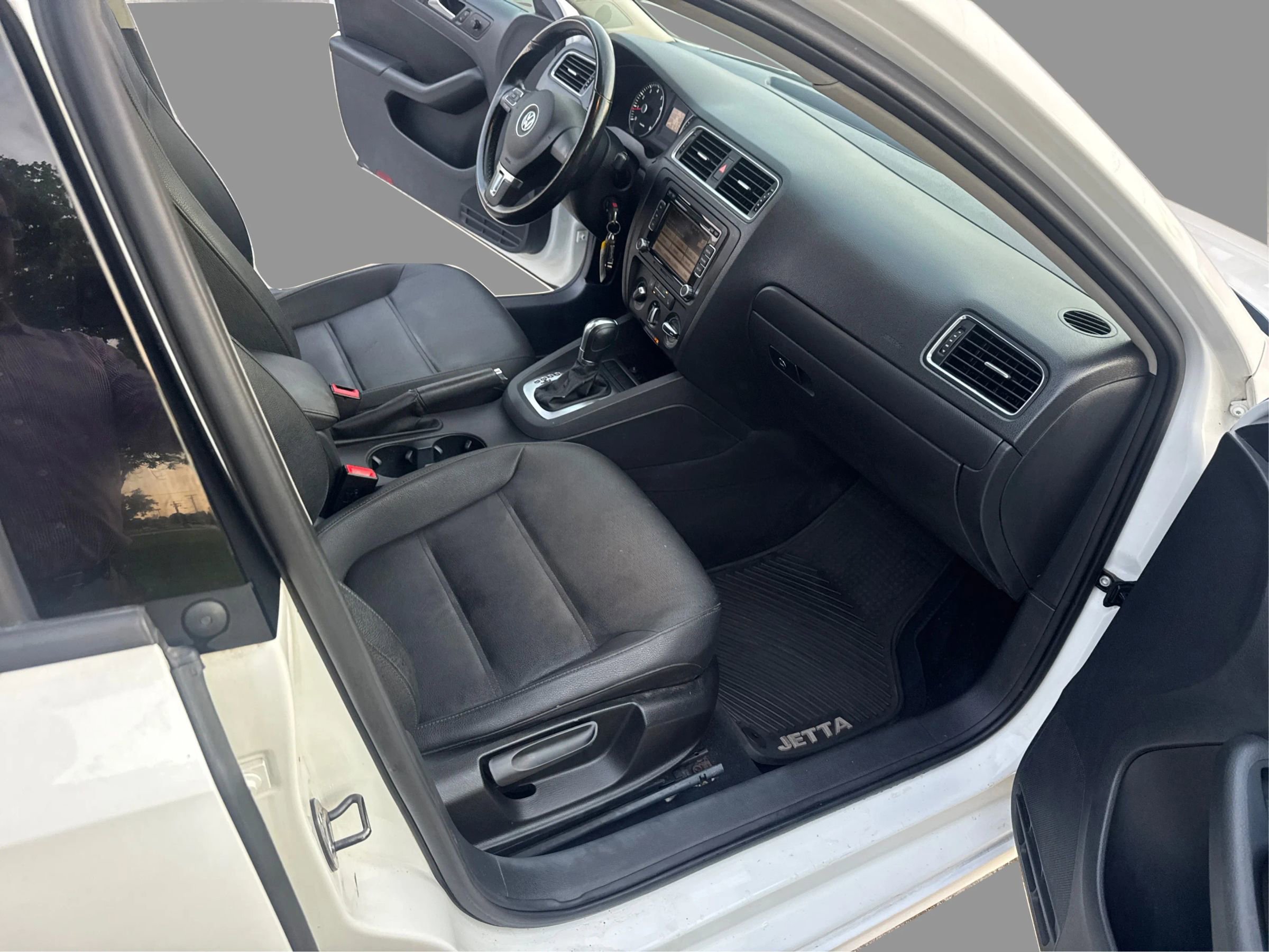 Used 2012 Volkswagen Jetta SE FWD image 25