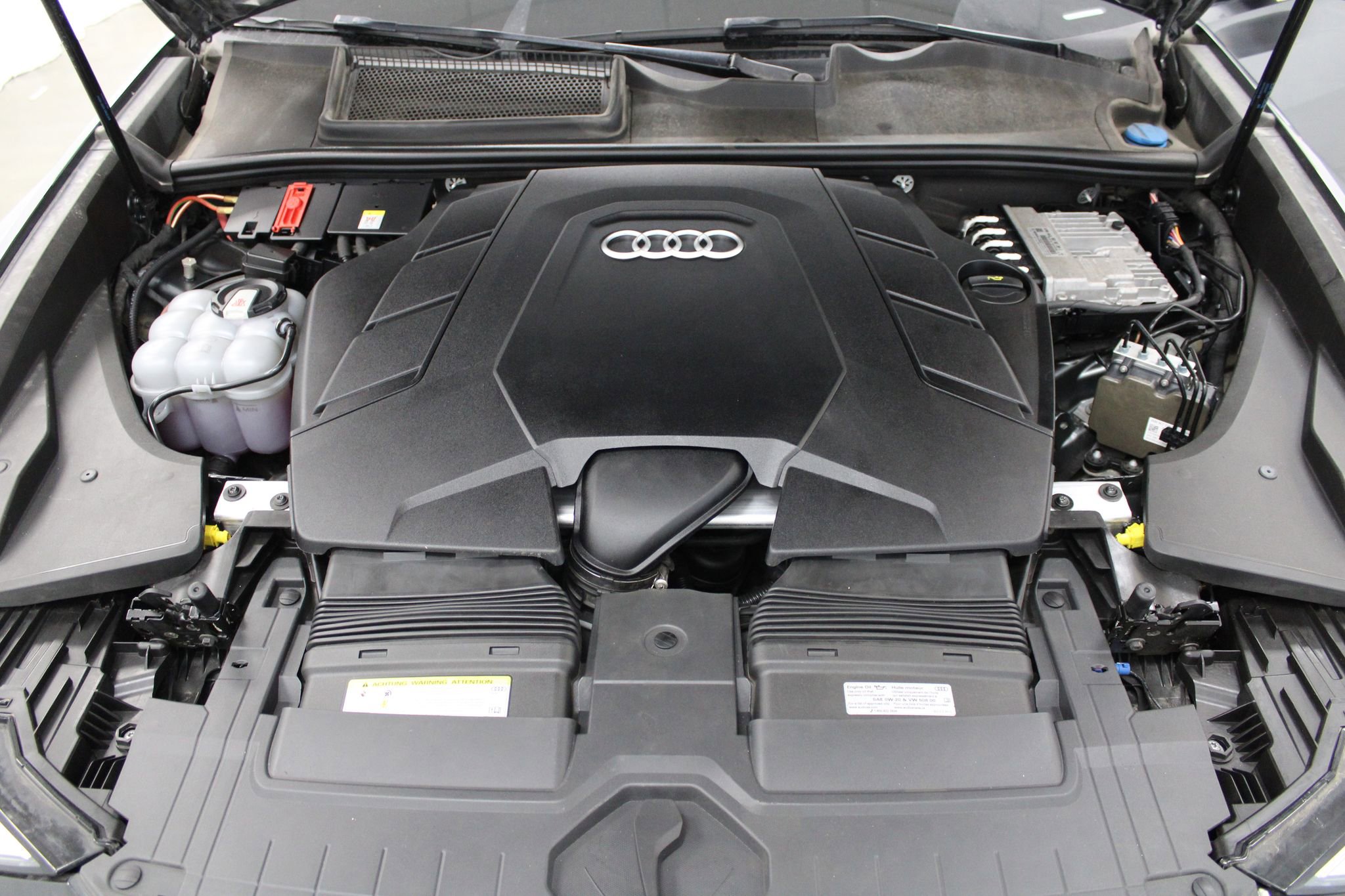 Used 2020 Audi Q8 Premium Plus AWD/4WD image 13