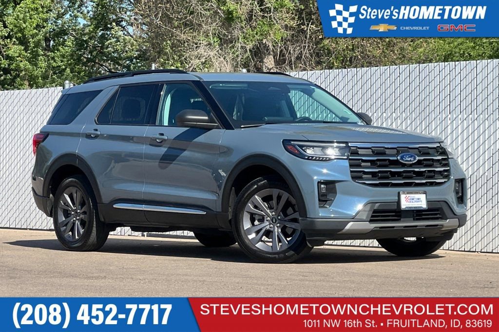 Used 2025 Ford Explorer Active AWD/4WD image 1