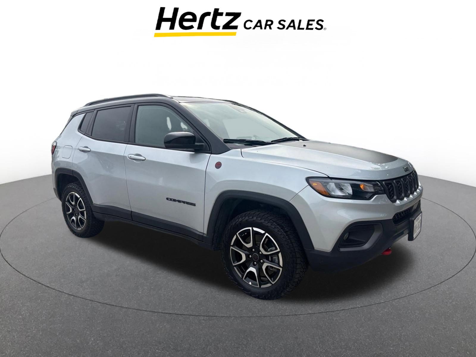 Used 2025 Jeep Compass Trailhawk image 1