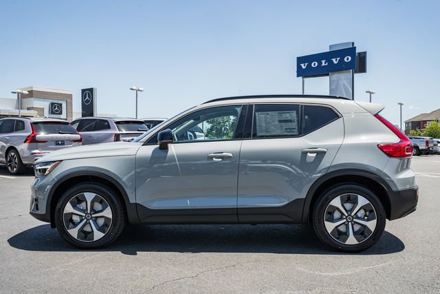 New 2026 Volvo XC40 B5 Plus w/ Protection Package Premier AWD/4WD image 4