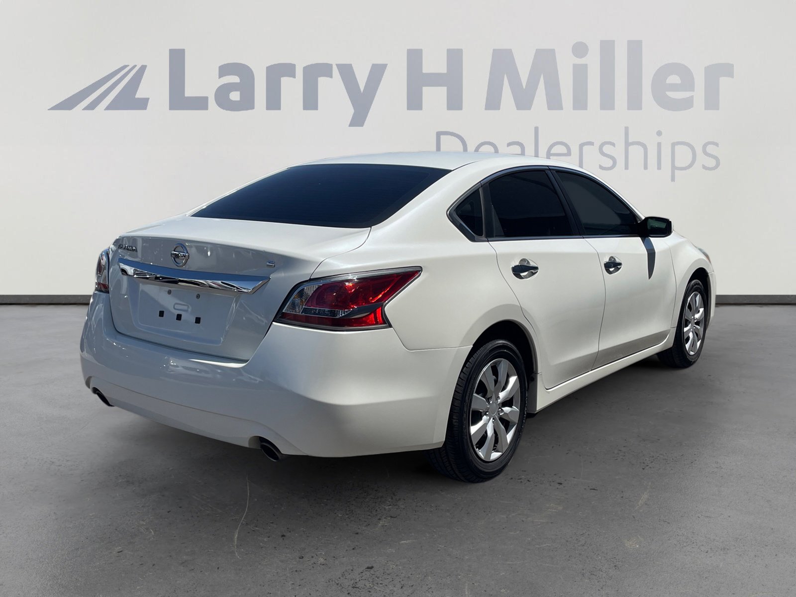 Used 2015 Nissan Altima 2.5 S w/ Power Driver Seat Package FWD image 5